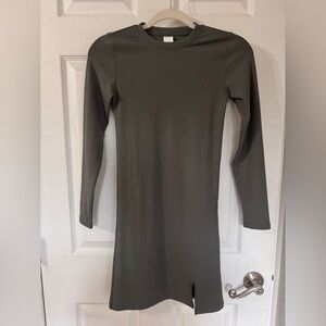 Rib long sleeve split hem dress